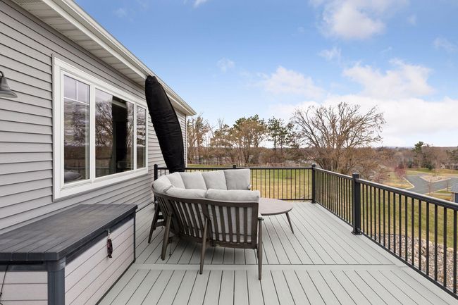 Plenty of space on the main level deck | Image 21