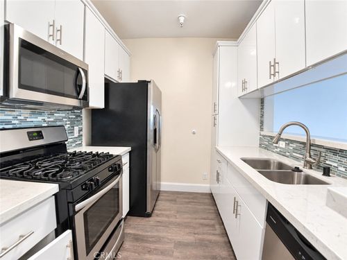 212-11657 Oxnard Street, North Hollywood, CA, 91606 | Card Image