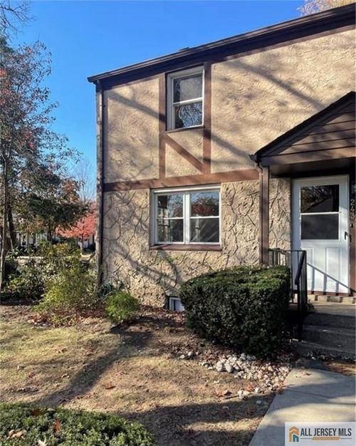 243 Rose St, Metuchen, NJ, 08840-2647 | Card Image