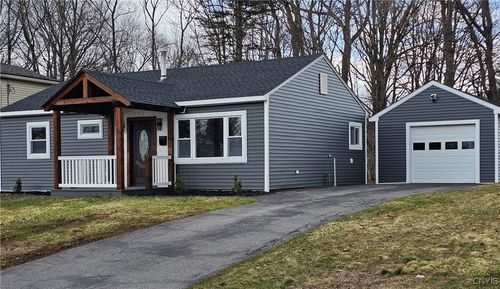 46 Walnut Dr, Whitesboro, NY, 13492-1712 | Card Image