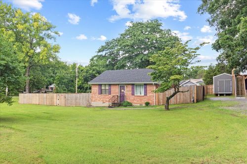 236 Tennsco Dr, Dickson, TN, 37055-3002 | Card Image