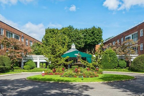 222-1390 Broadway, Hempstead, NY, 11557 | Card Image