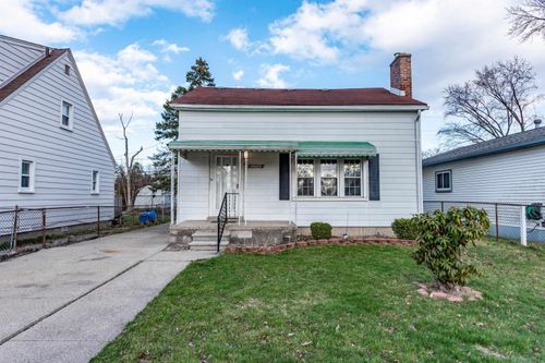 23742 Stewart Ave, Warren, MI, 48089-5721 | Card Image