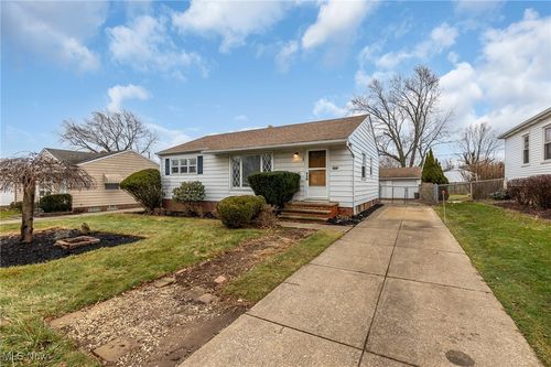 10941 Gabriella Drive, Parma, OH, 44130 | Card Image