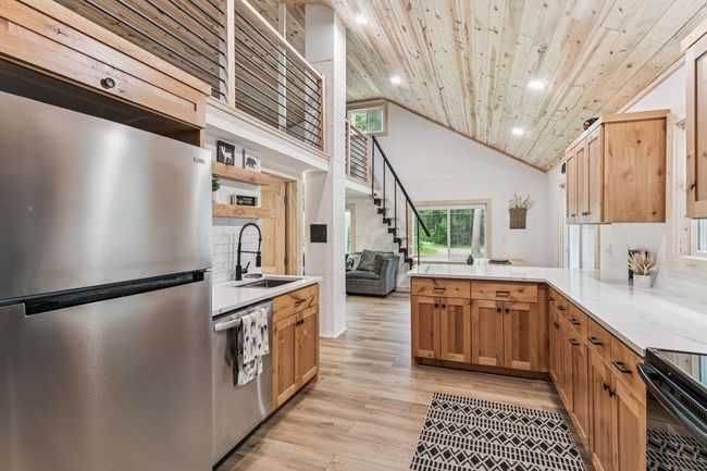 10_Interior.jpg | Image 7