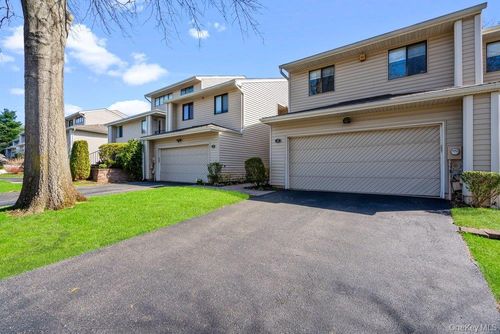 71-35 Chestnut Ln, Woodbury, NY, 11797-1914 | Card Image