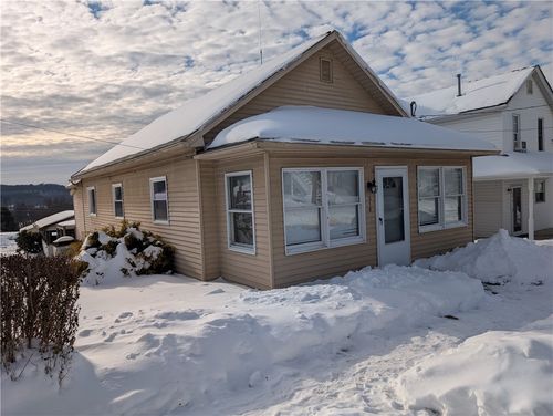 218 Central Ave, Chicora, PA, 16025-3234 | Card Image