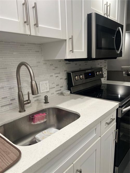 apt-2408-3675 N Country Club Dr, Aventura, FL, 33180-1710 | Card Image