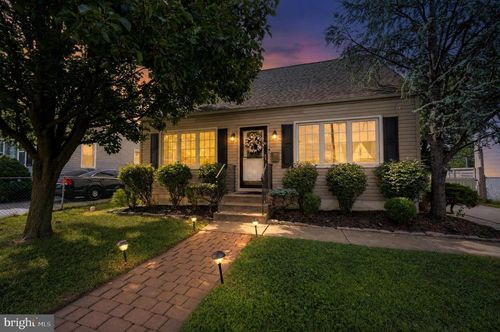 126 E Lafayette Ave, MAGNOLIA, NJ, 08049-1035 | Card Image