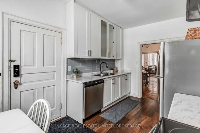 40 Euclid Ave, House attached with 3 bedrooms, 2 bathrooms and 1 parking in Toronto ON | Image 18