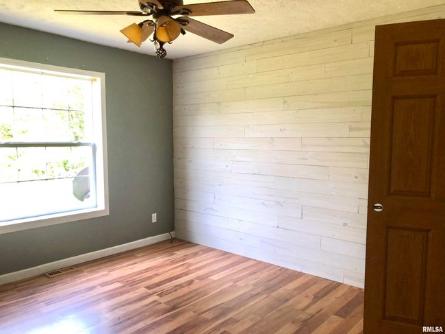 400 W Boundary Rd, House other with 3 bedrooms, 2 bathrooms and null parking in Creal Springs IL | Image 18