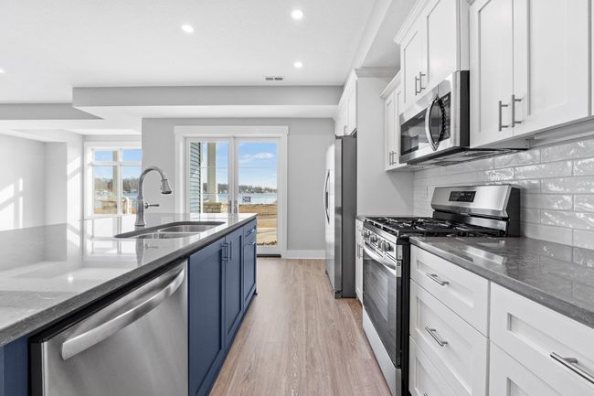 27 Lane 345 Crooked Lk, Condo with 3 bedrooms, 3 bathrooms and null parking in Angola IN | Image 7