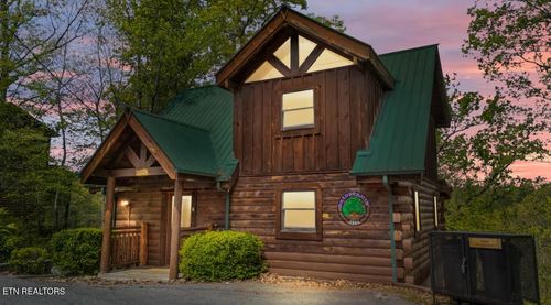 2864 Pine Haven Dr, Sevierville, TN, 37862-7537 | Card Image