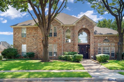 3216 Saint Bridges Dr, Plano, TX, 75093-4727 | Card Image