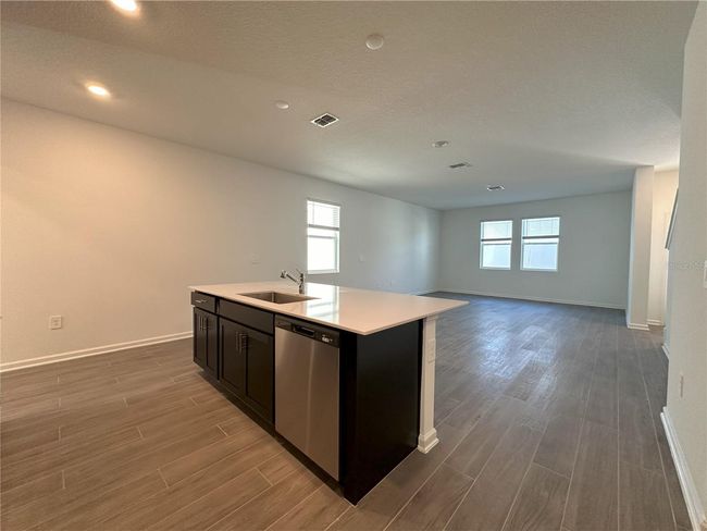 1629 Cross Prairie Pkwy, House other with 3 bedrooms, 3 bathrooms and null parking in KISSIMMEE FL | Image 12