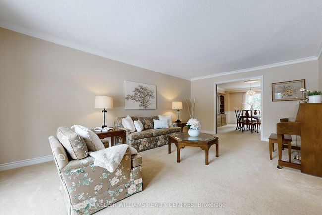 32 Petch Cres, House other with 4 bedrooms, 3 bathrooms and 4 parking in Aurora ON | Image 6
