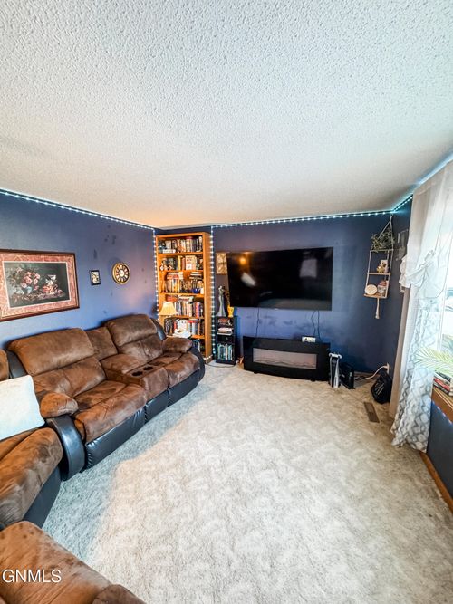 315 W Central Ave, Plentywood, MT, 59254-2002 | Card Image