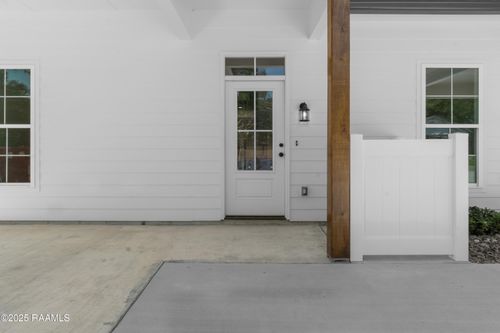 210 E D St, Rayne, LA, 70578-7218 | Card Image