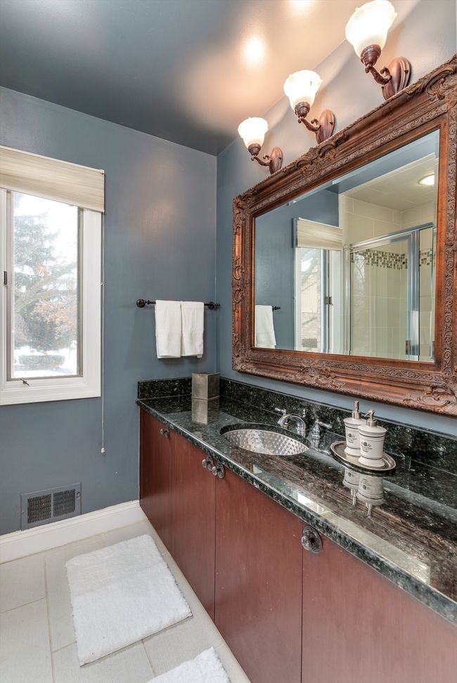 Full bath | Image 25
