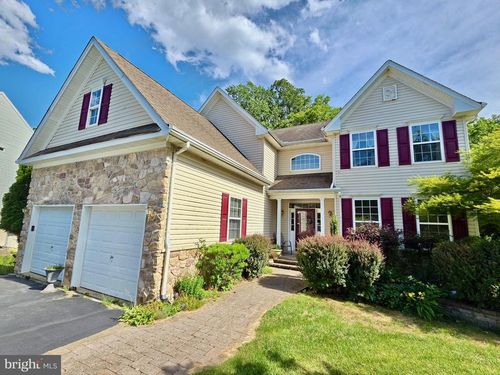 712 Carriage Cir, Upper Chichester, PA, 19014-2501 | Card Image