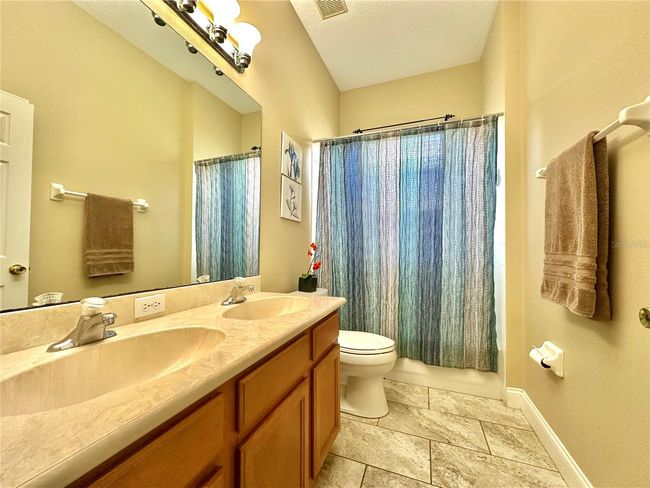Bathroom 2 | Image 22