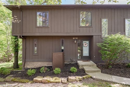 20a-7553 Creekwood Ln, North Royalton, OH, 44133 | Card Image