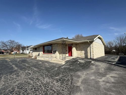 1624 W Washington Street, West Bend, WI, 53095 | Card Image