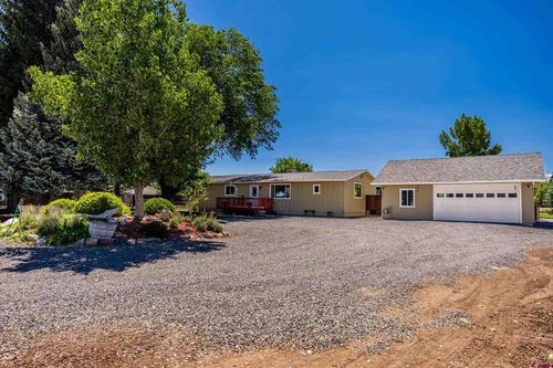 21071 Uncompahgre Rd, Montrose, CO, 81403-8750 | Card Image