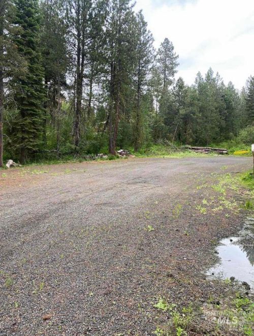 38 Panorama Dr, Cascade, ID, 83611-5075 | Card Image