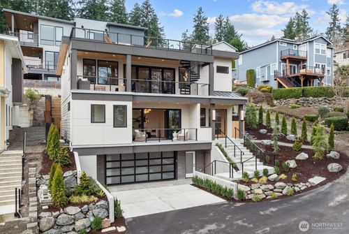11921 90th Ave Ne, Kirkland, WA, 98034-6149 | Card Image