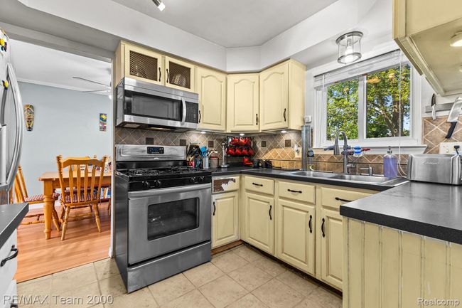 09_7485_Pointe_Dr9_mls.jpg | Image 8