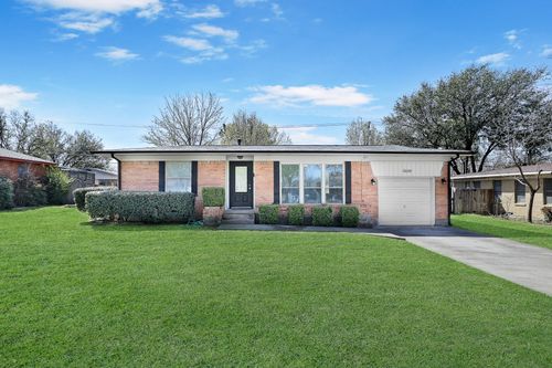 2604 Danny Ln, Farmers Branch, TX, 75234-6202 | Card Image