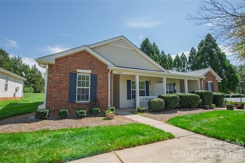 5320 Harris Cove Dr, Charlotte, NC, 28269-0306 | Card Image