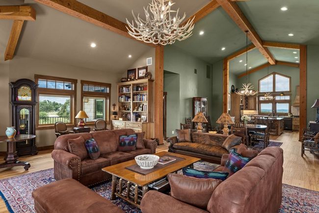 115 Trophy Oak Pt, Home with 5 bedrooms, 5 bathrooms and 3 parking in Fredericksburg TX | Image 10