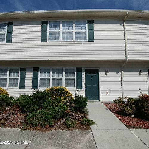 87 Century Ct, Swansboro, NC, 28584-8364 | Card Image