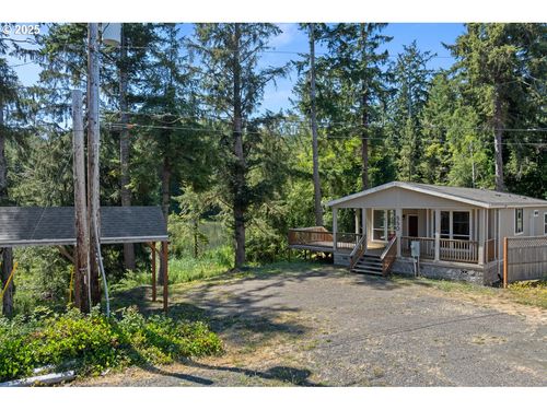 550 S 19th St, Reedsport, OR, 97467-1233 | Card Image
