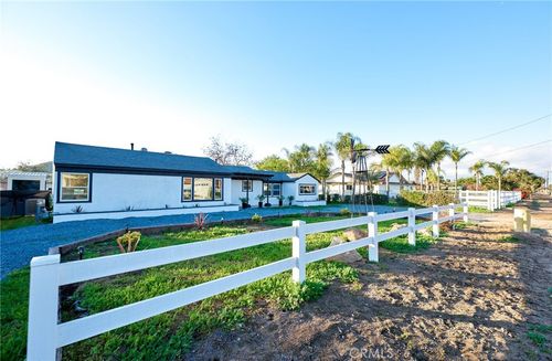 3580 Valley View Ave, Norco, CA, 92860-1368 | Card Image