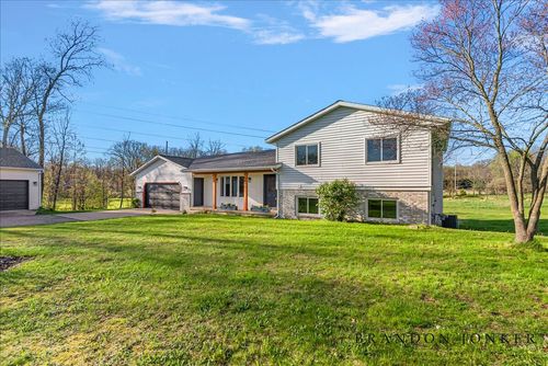 9095 76th St Se, Alto, MI, 49302-9227 | Card Image
