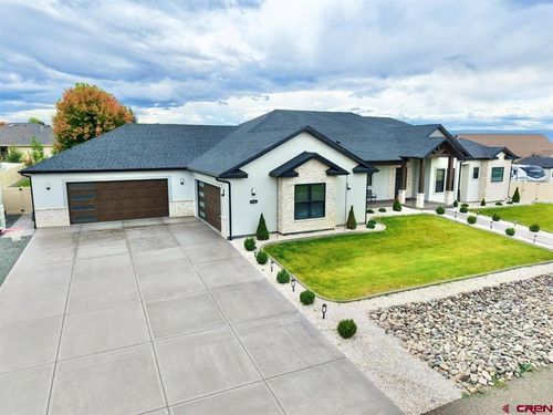 1818 Senate St, Montrose, CO, 81401-7795 | Card Image