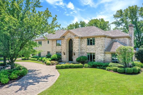 6447 Manor Dr, Burr Ridge, IL, 60527-5762 | Card Image