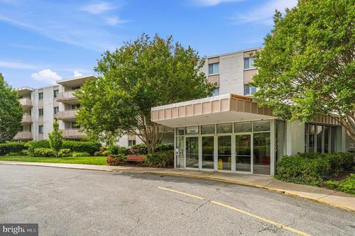 b134-7501 Democracy Boulevard, BETHESDA, MD, 20817 | Card Image