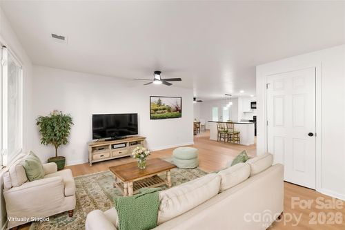 8412 Strider Dr, Charlotte, NC, 28212-1555 | Card Image