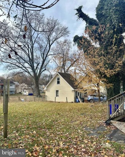 529 Queen St, Woodbury, NJ, 08096-5715 | Card Image