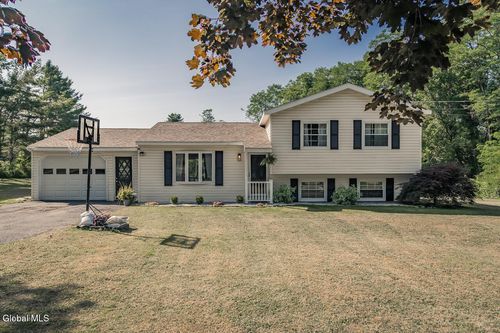 536 Mcqueen Road, Perth, NY, 12010 | Card Image
