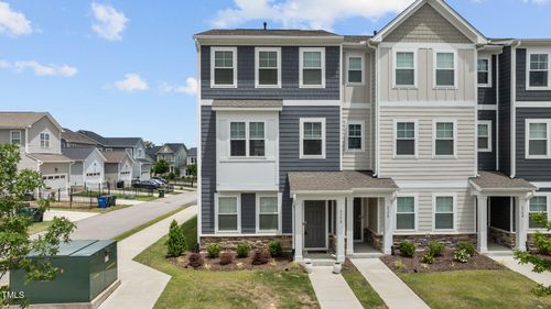 6352 Perry Creek Rd, Raleigh, NC, 27616-4348 | Card Image