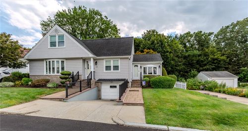 24 Freedom Rd, Providence, RI, 02909-4922 | Card Image