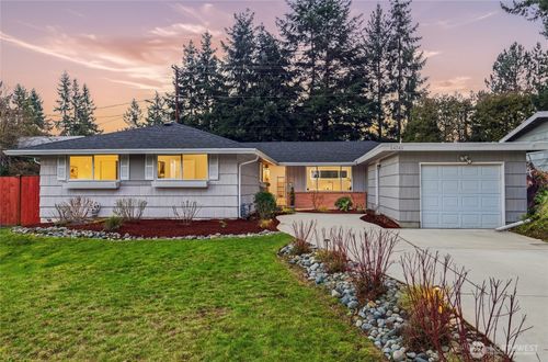 14245 Lake Hills Blvd, Bellevue, WA, 98007-5517 | Card Image