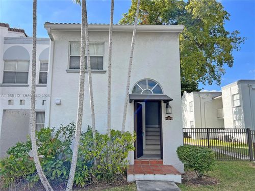 364-4892 Nw 97th Ct, Doral, FL, 33178-1975 | Card Image