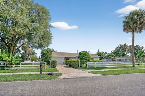 201 E 7th St, CHULUOTA, FL, 32766-8639 | Card Image