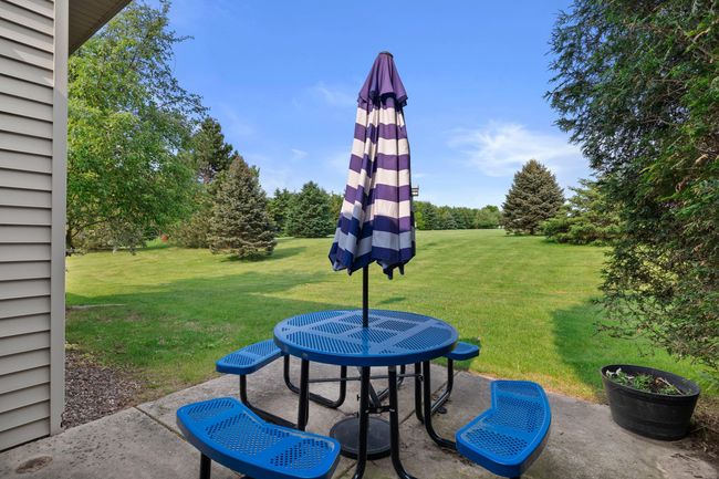 Patio off kitchen | Image 29